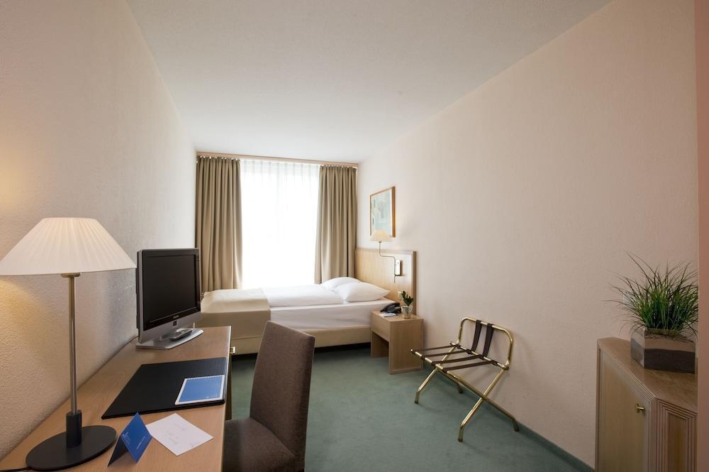 Nh Fribourg Hotel Exterior foto