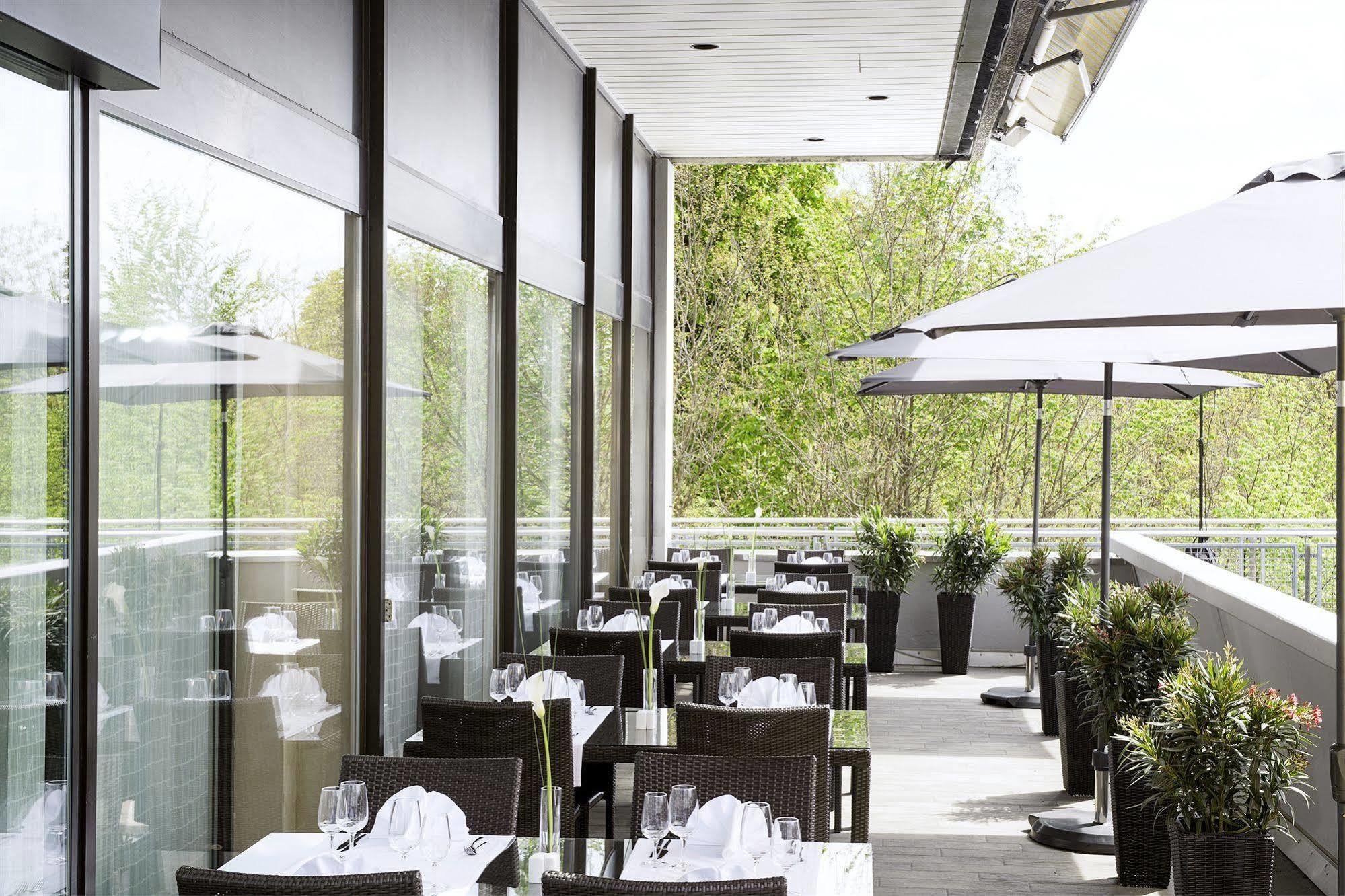 Nh Fribourg Hotel Exterior foto